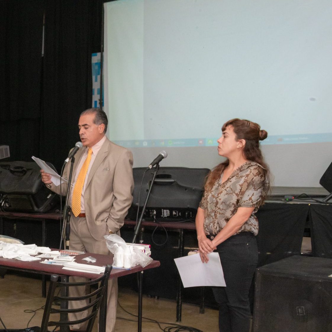 1- Apertura 1° Congreso y análisis de inyectables ante Escribano Público.